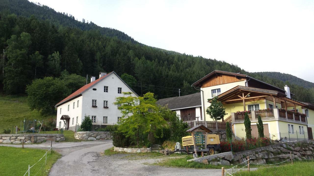 Ferienwohnung Am Bauernhof Zechner Heidi Flattach Dış mekan fotoğraf